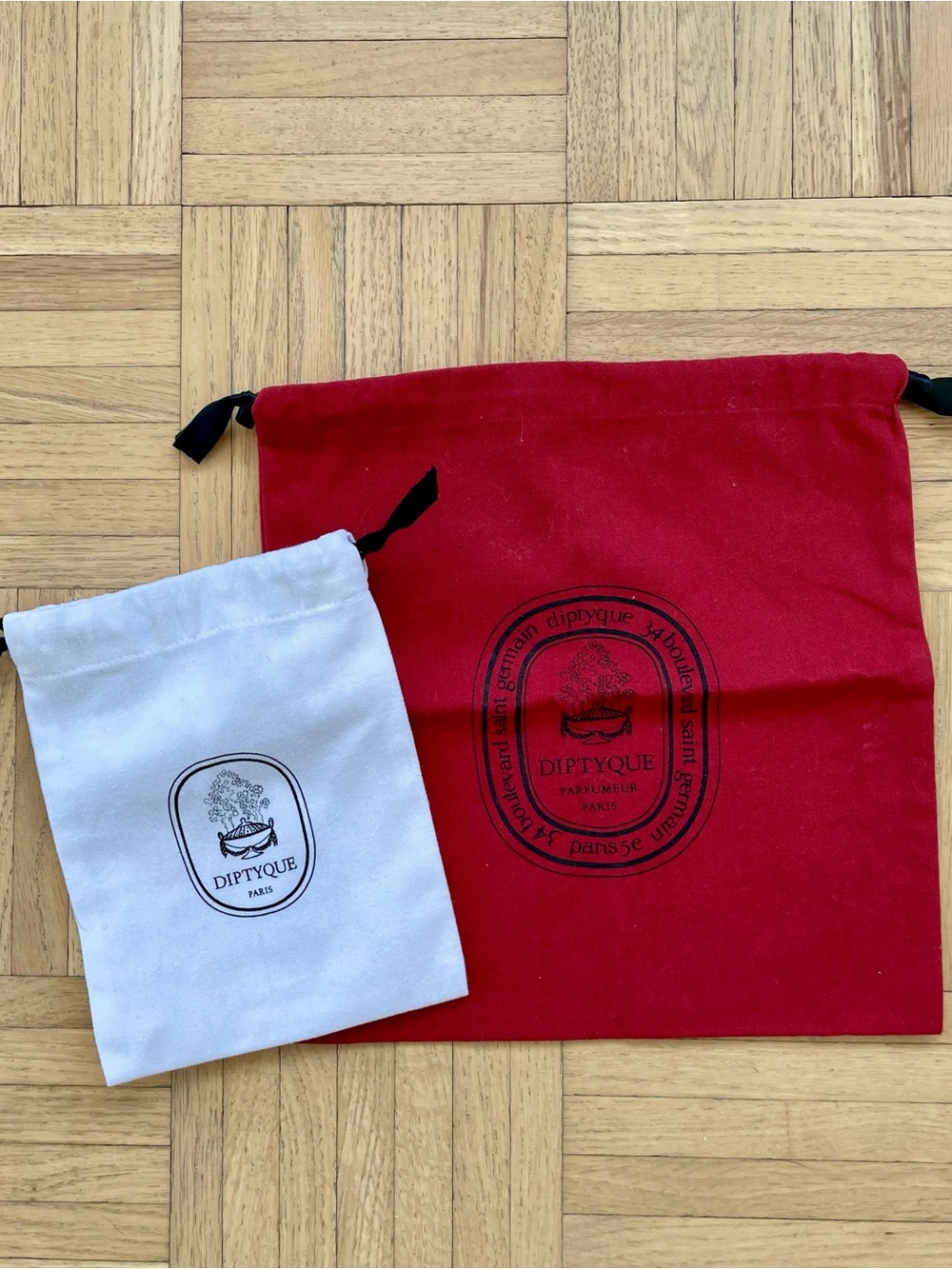 Set of 2 diptyque Red and White Branded Drawstring Pouches